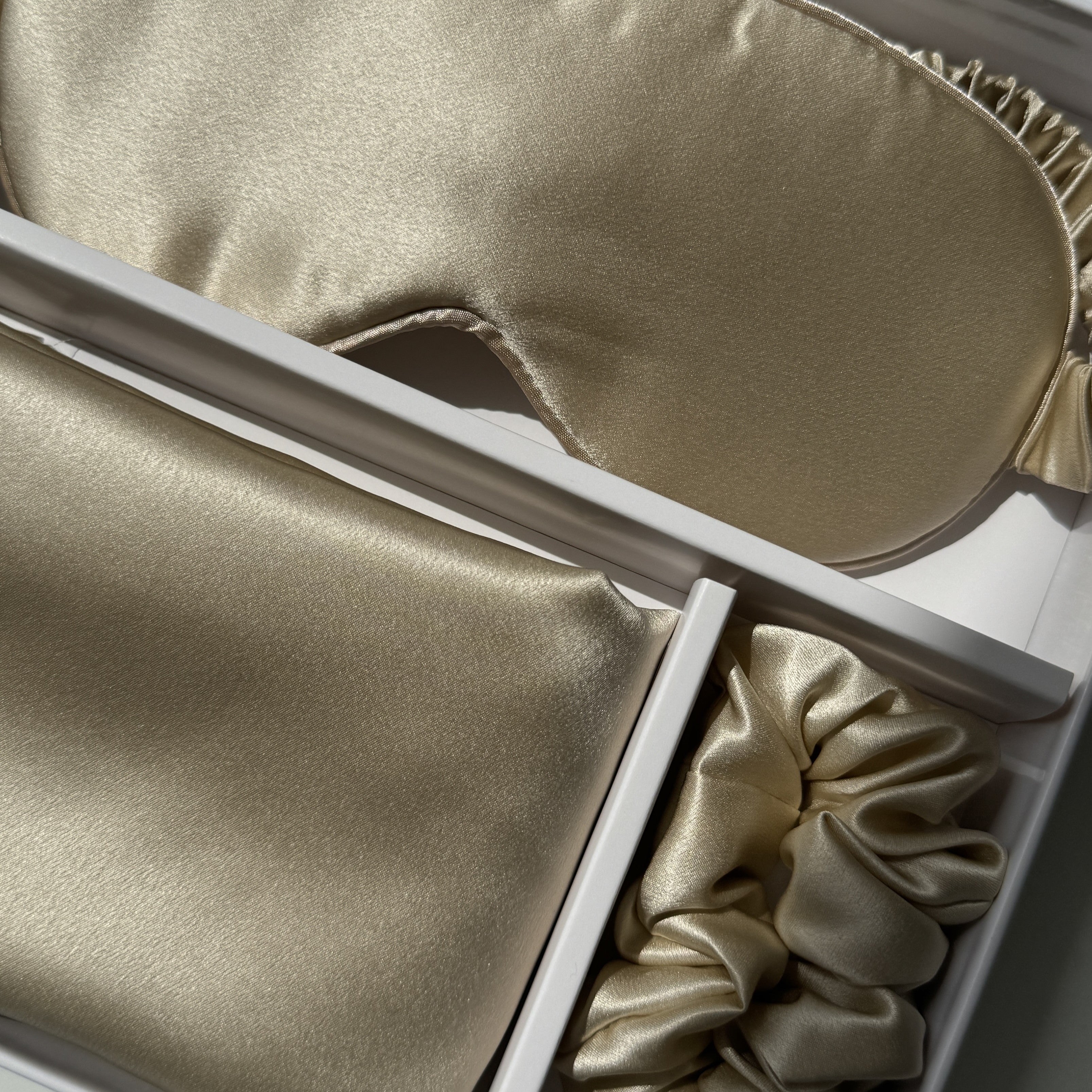 סט שינה שמפנייה